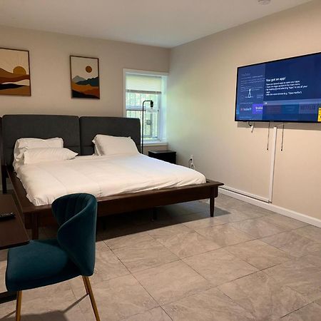 Cosy Bedroom 6 Minutes To Ewr Prudential Hotels Pen Station Newark Bagian luar foto