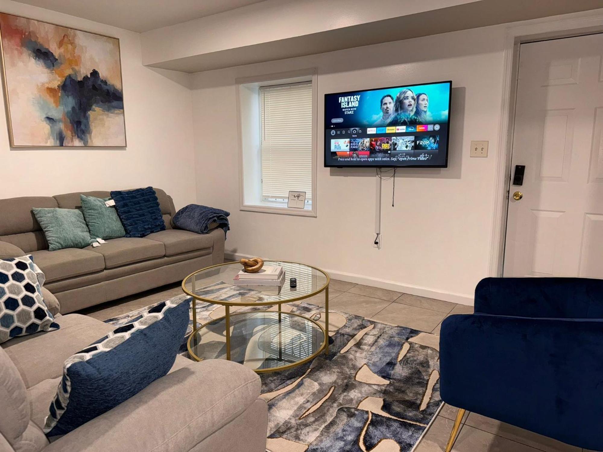 Cosy Bedroom 6 Minutes To Ewr Prudential Hotels Pen Station Newark Bagian luar foto