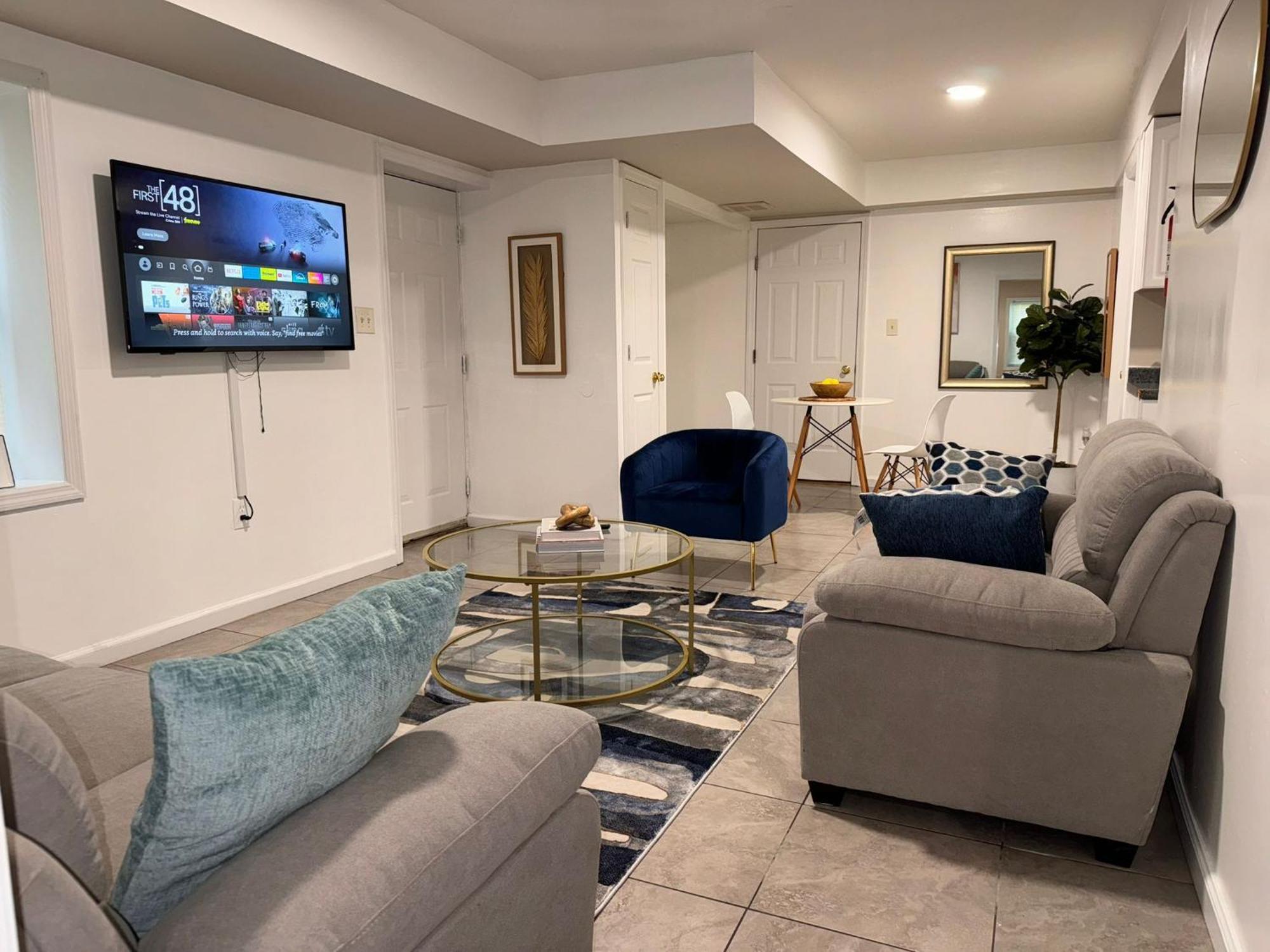 Cosy Bedroom 6 Minutes To Ewr Prudential Hotels Pen Station Newark Bagian luar foto